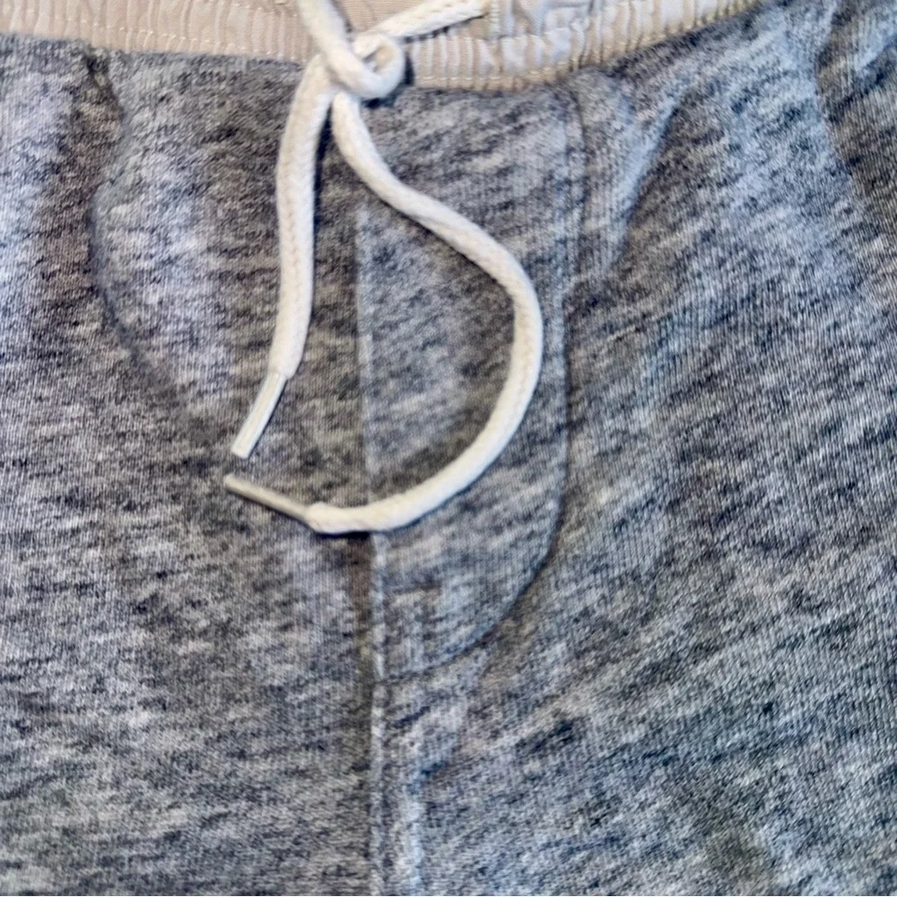 Baby GAP l Gray and White Casual Shorts l Boy’s Size 2Y